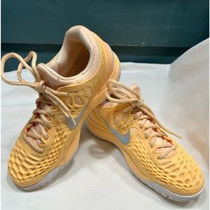 Women’s Nike Court Tennis Shoe in Yellow, Size 7.5